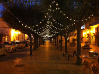 PIAZZA FONTANA ILLUMINATA CON LE LUCI DI NATALE